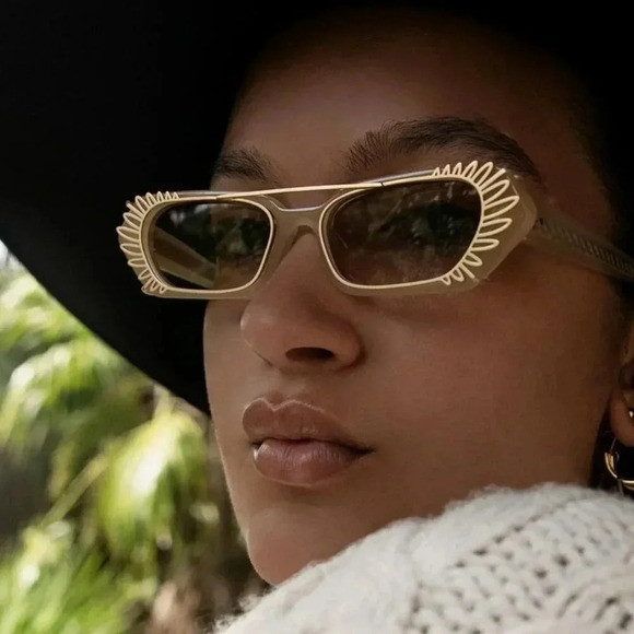 Aperçu x Oumayma | Handmade Limited Edition Removable Palm Clip-  NWOT - Picture 14 of 16